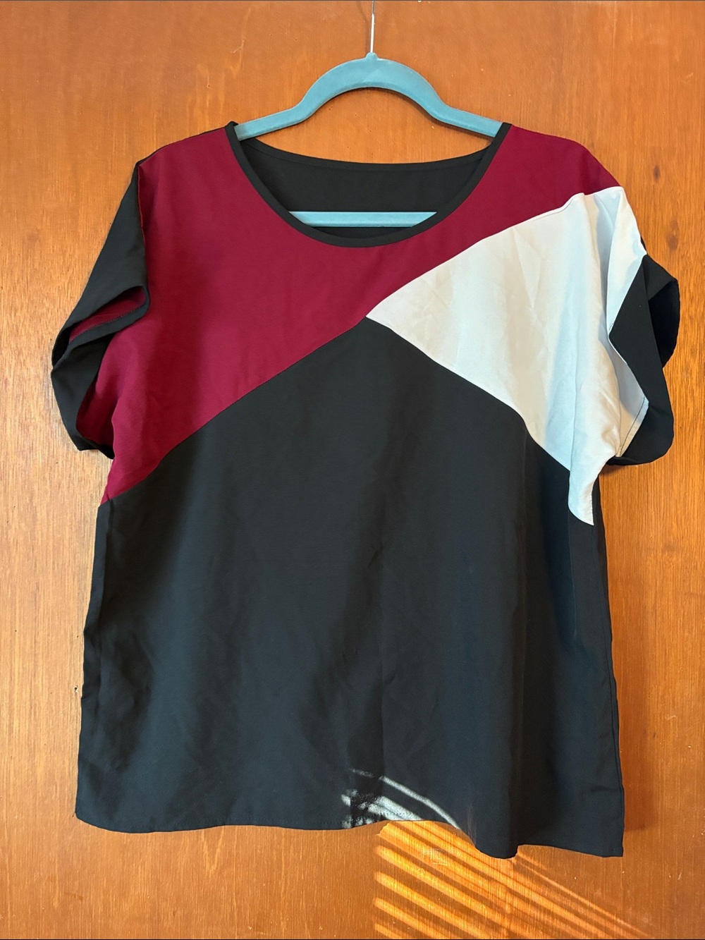 SHEIN Burgundy, Black & White Colorblock Short Sleeve Top